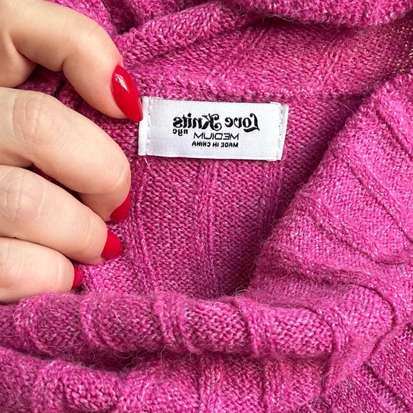 Wide Sleeve Cowl Neck Cropped Sweater - Picture 8 of 8